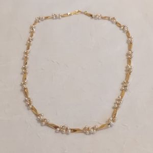 💐 Pearl and Gold Costume Necklace